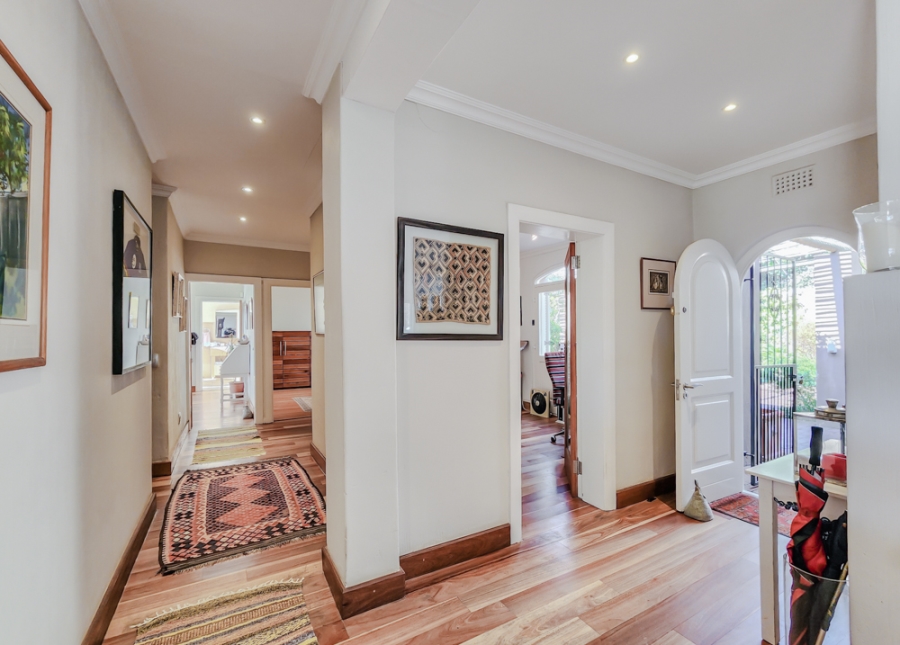 4 Bedroom Property for Sale in Oranjezicht Western Cape